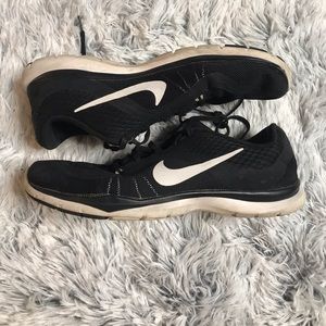 Nike tennis shoes size 8